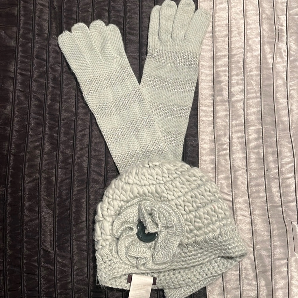 mark. hat and gloves